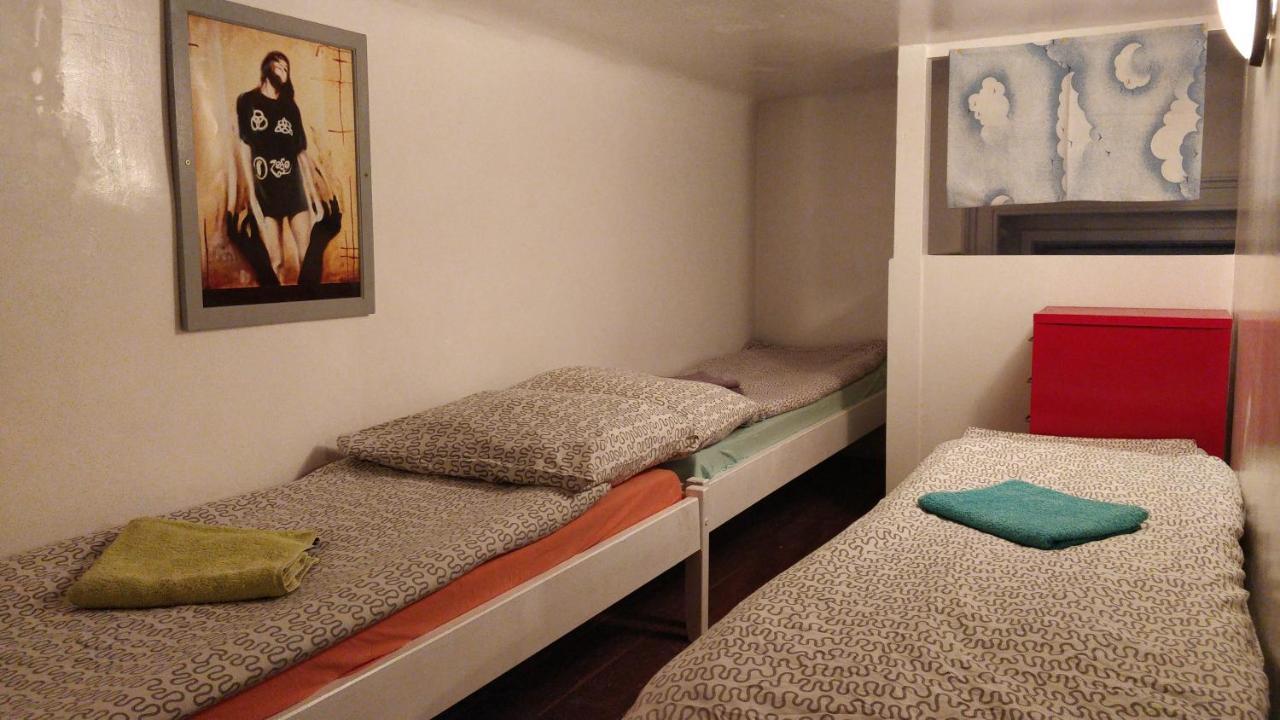 Prague "Above Train Central" Hostel المظهر الخارجي الصورة